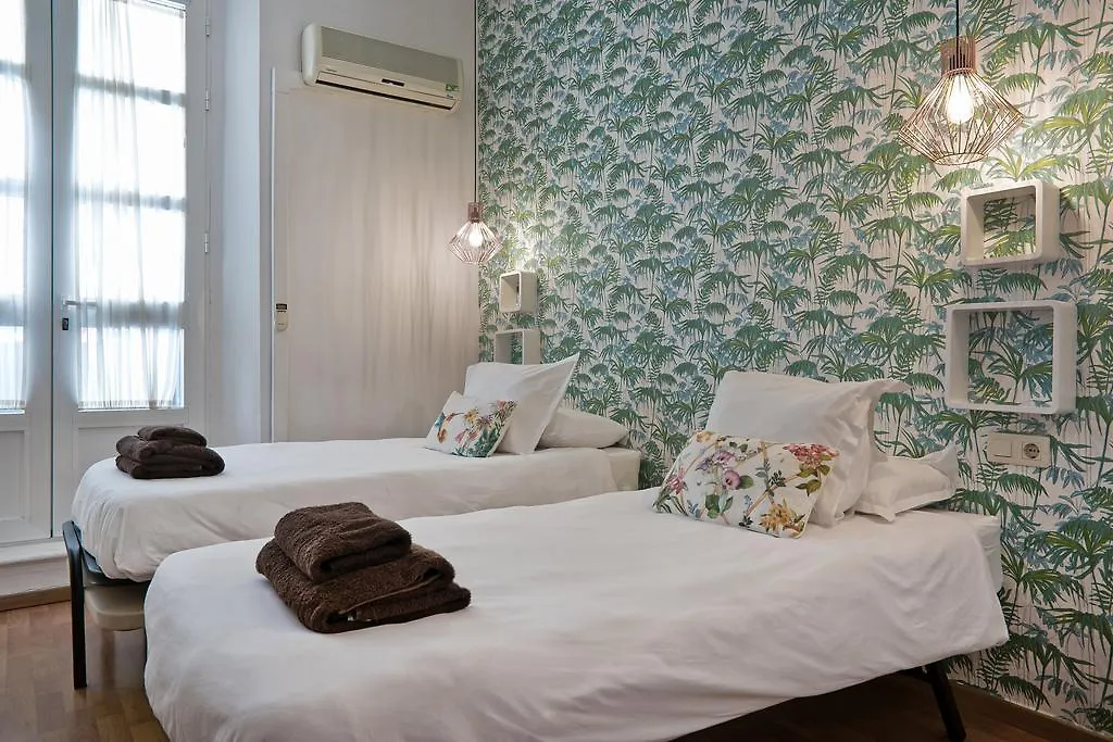 Urbanchic Oasis Centre Apartment Malaga 0*,